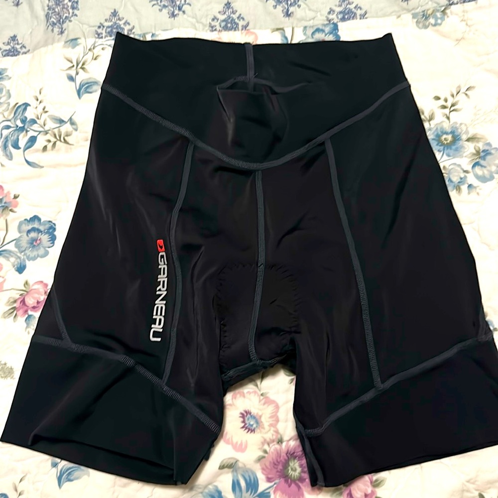 Garneau cycling short. Great condition. Wore them once!